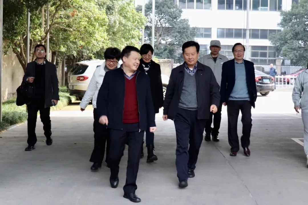 嵊州市政協主席柴理明攜副主席史萍、盧秋楨等一行蒞臨敏特走訪調研